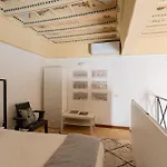 鲜花广场之家公寓 公寓
